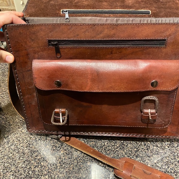 Chilean Handmade Leather Satchel Messenger Bag - Picture 8 of 8